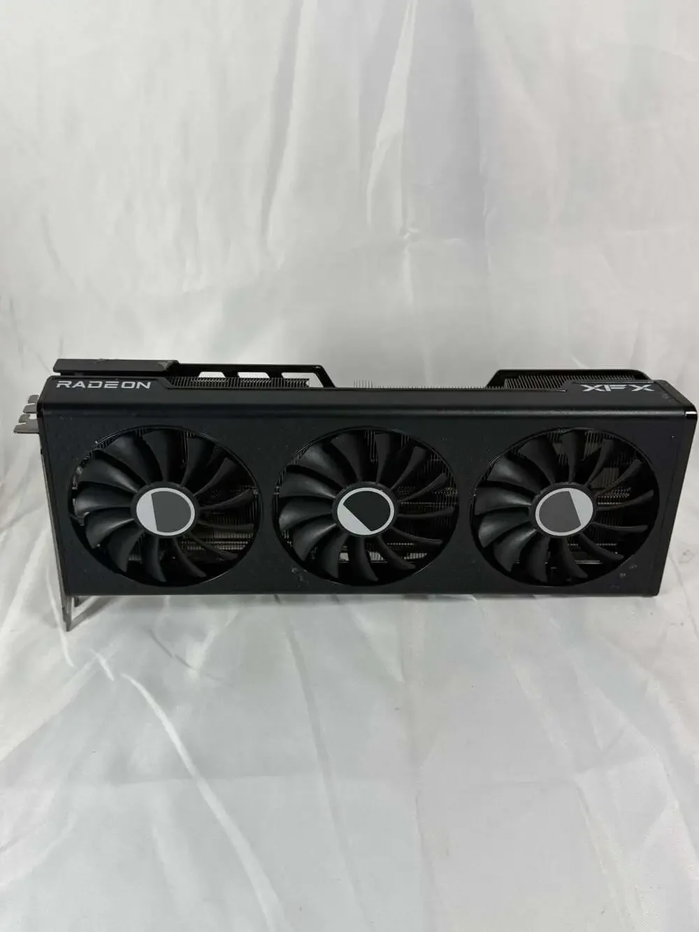 XFX Speedster QICK 319 Radeon RX 7700 XT Black Edition